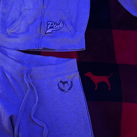 2008 RARE HTF PINK VICTORIAS SECRET VARSITY GREY AND PINK SWEATSUIT - Picture 11 of 15